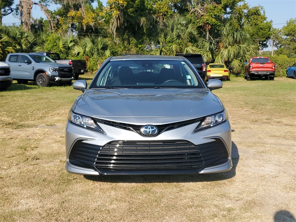 2023 Toyota Camry LE photo 5