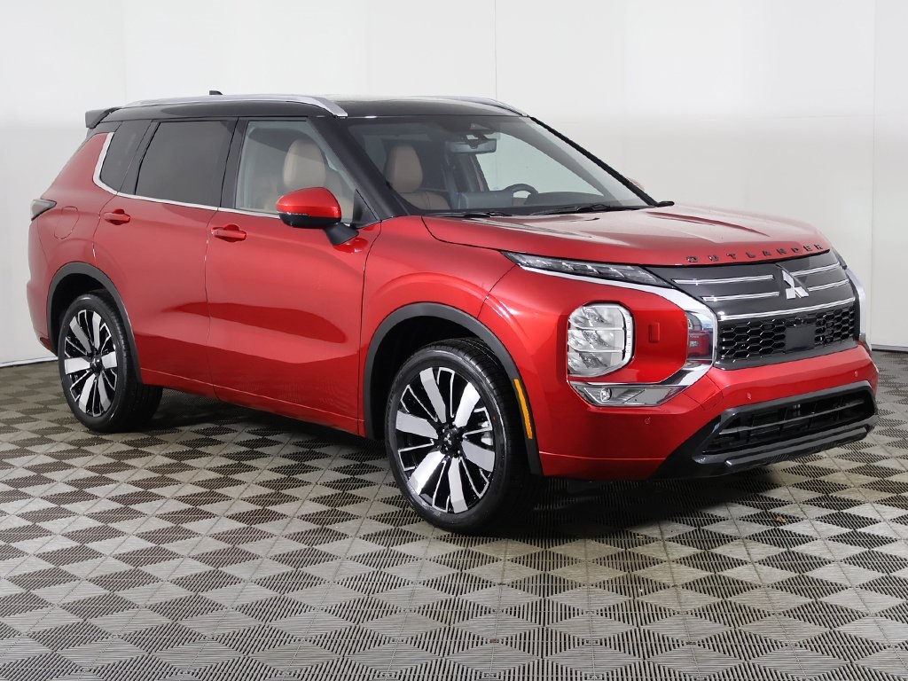 2025 Mitsubishi Outlander SEL photo 2