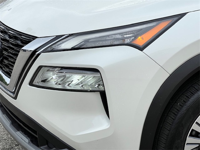 2022 Nissan Rogue SV photo 10