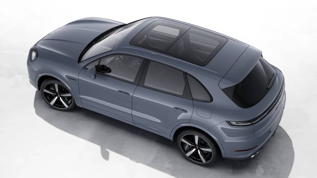 2026 Porsche Cayenne S E-Hybrid photo 3