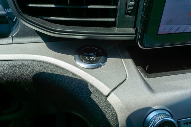 2023 Ford Explorer XLT photo 22