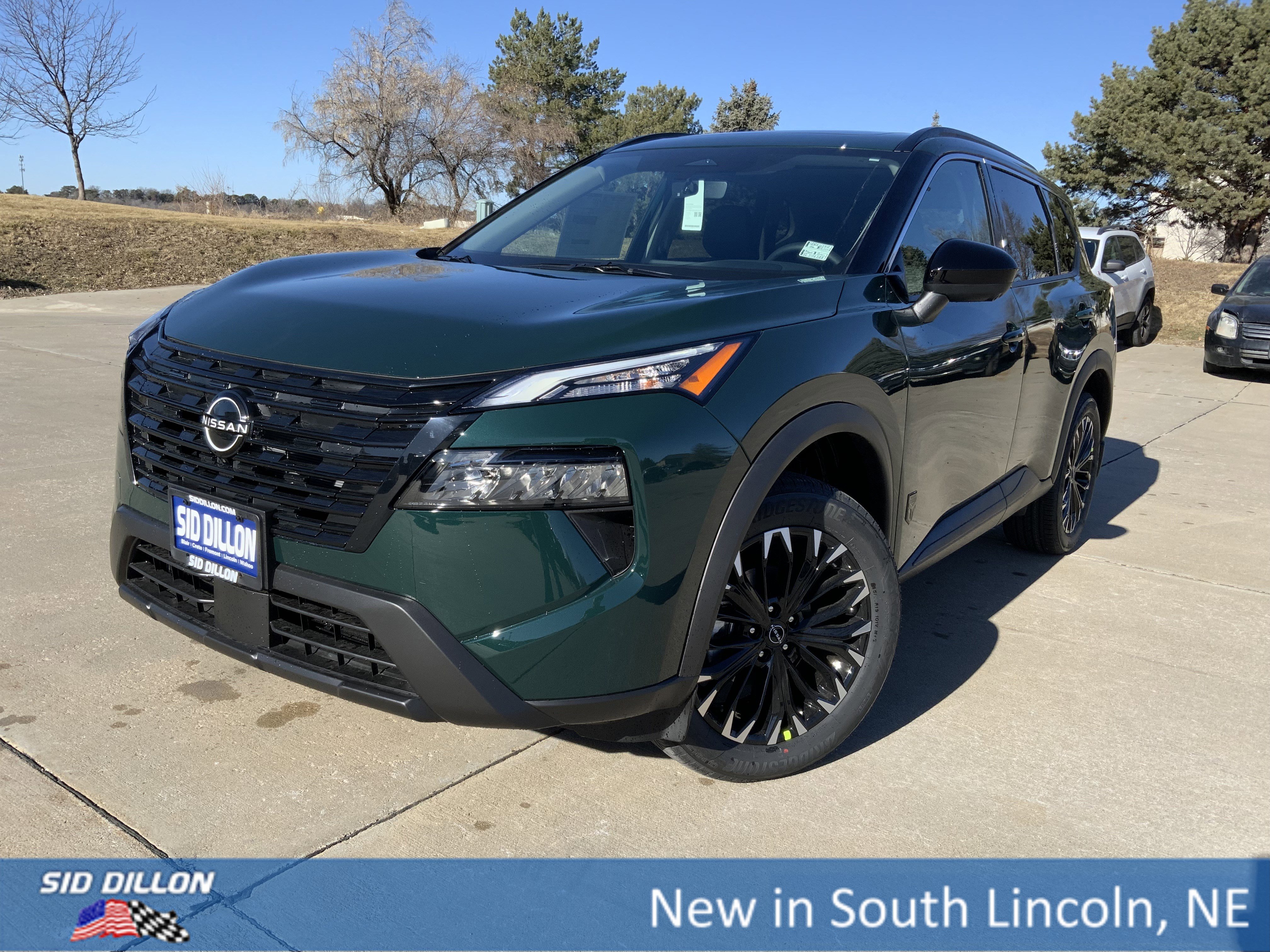 2026 Nissan Rogue Dark Armor's photo