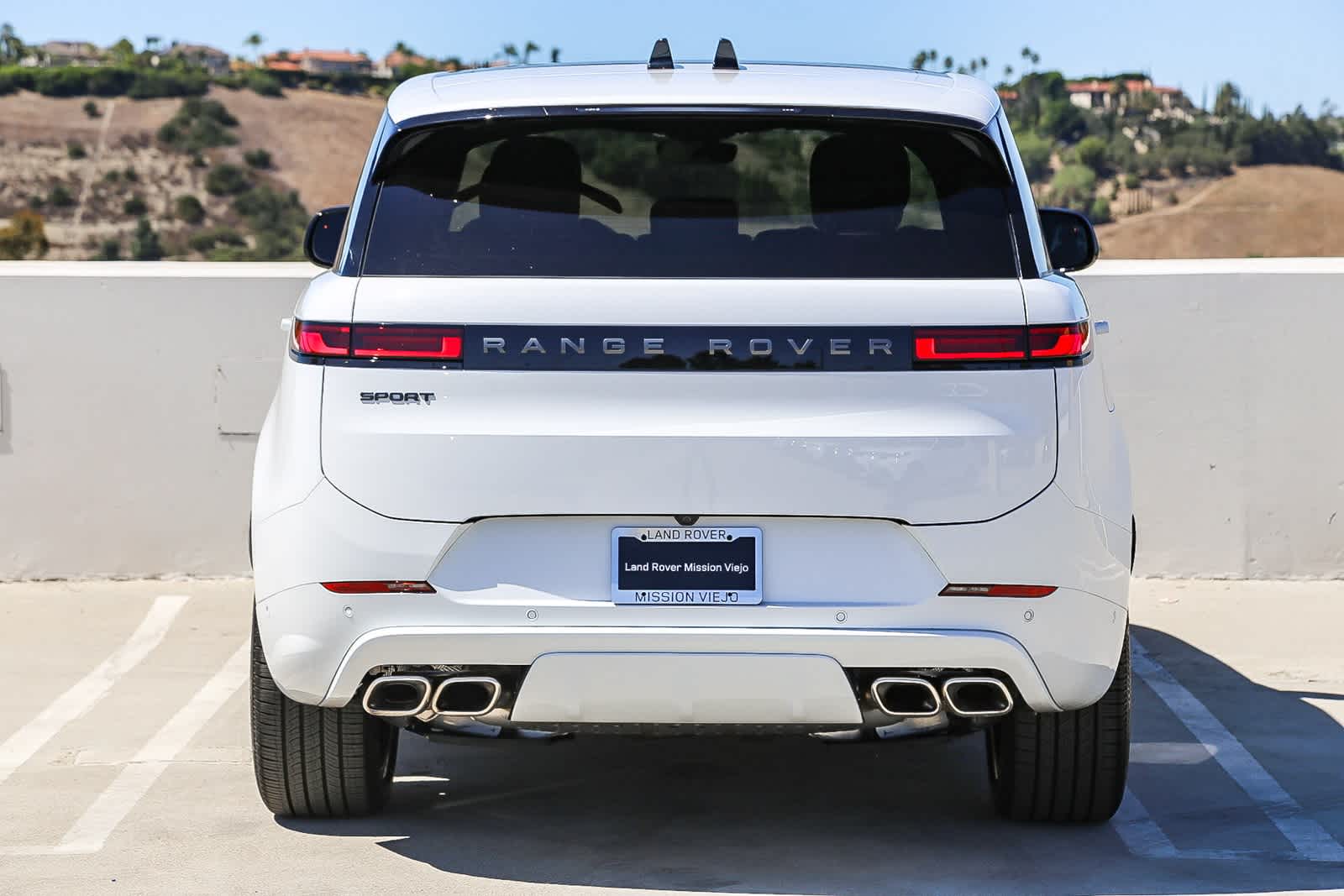 2025 Land Rover Range Rover Sport SE photo 4