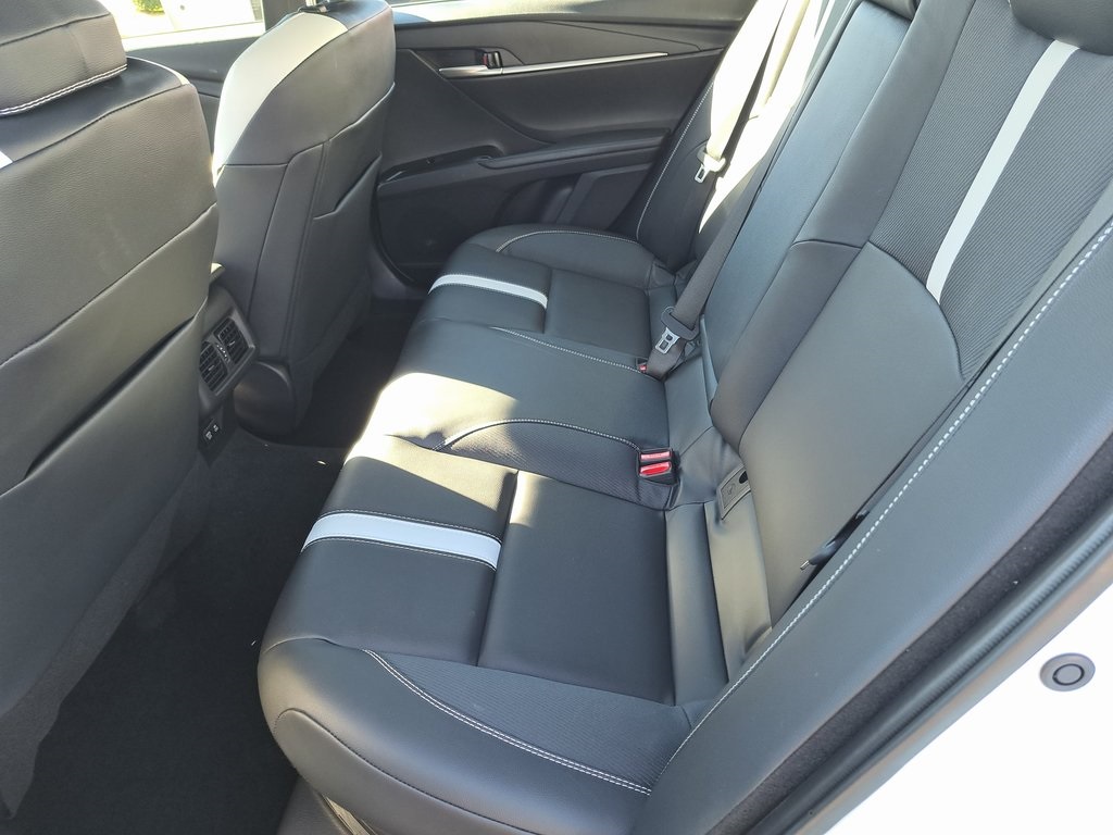 2025 Toyota Camry SE photo 27