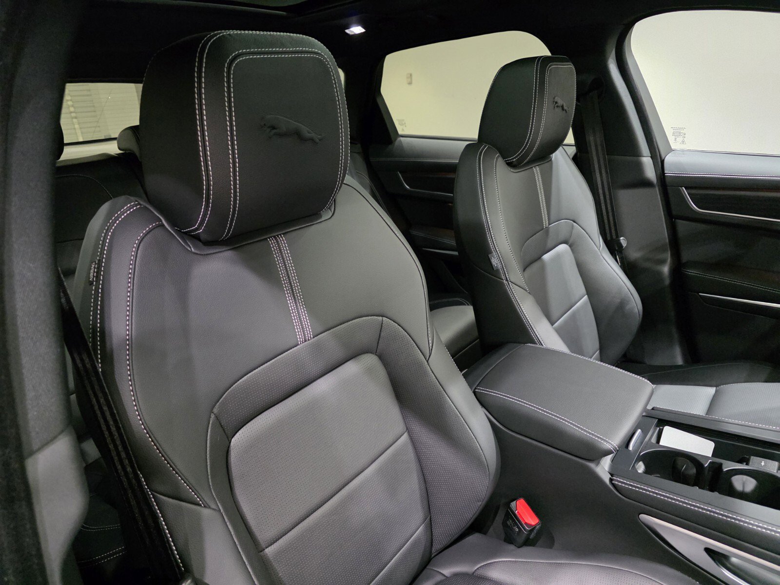 2026 Jaguar F-PACE R-Dynamic S P250 photo 23
