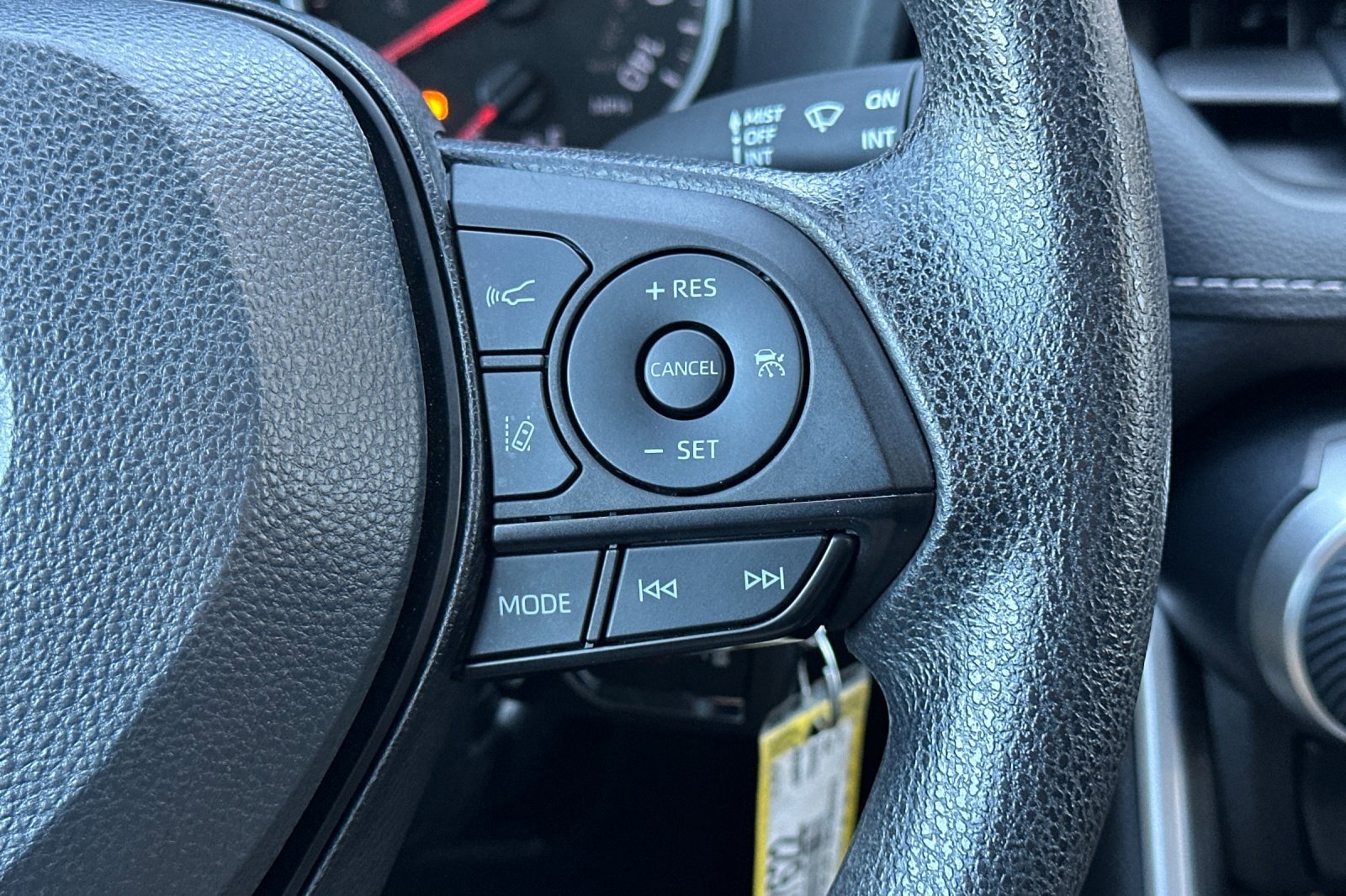 2022 Toyota RAV4 LE photo 30