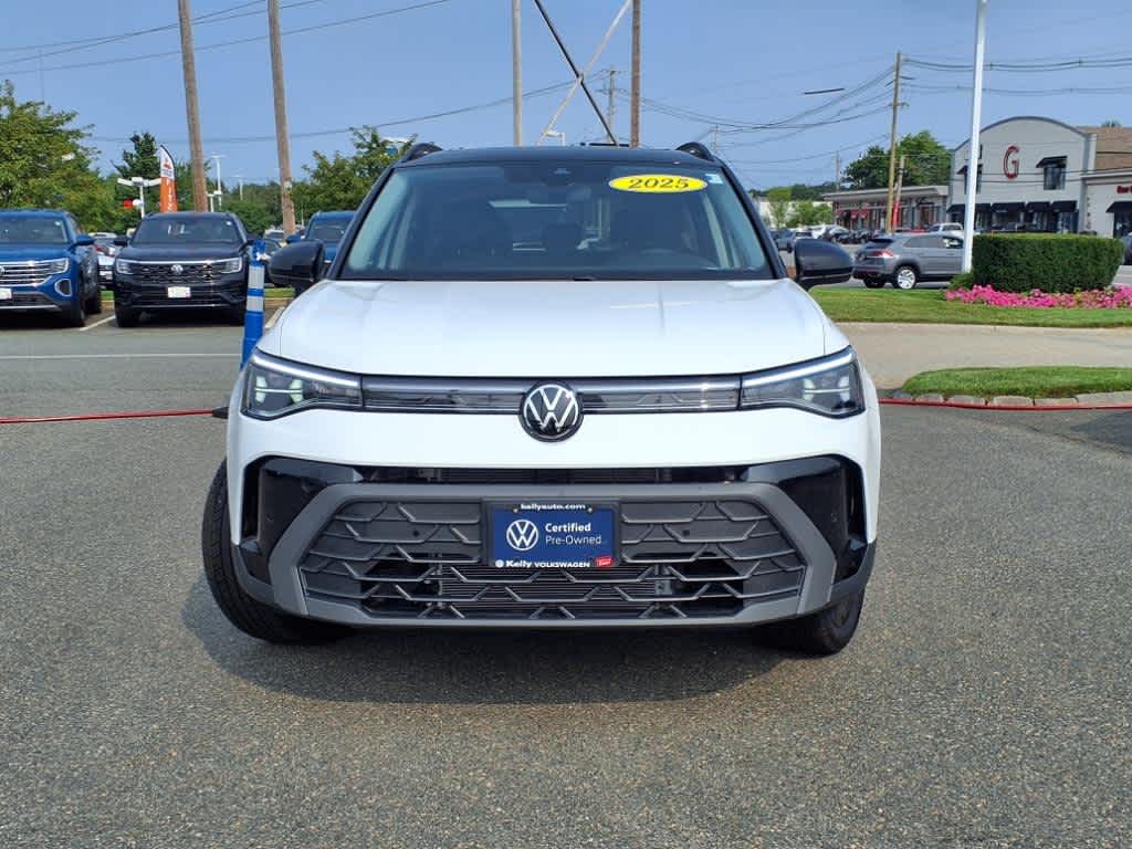 2025 Volkswagen Taos SE photo 2