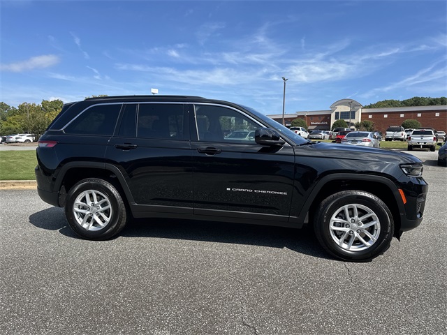 2025 Jeep Grand Cherokee Laredo X photo 4