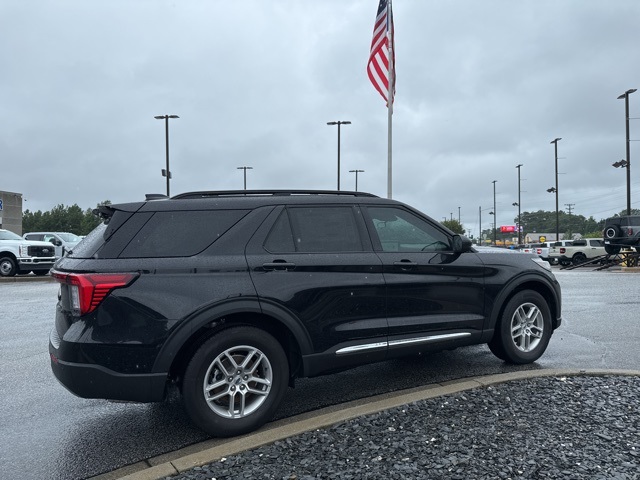 2025 Ford Explorer photo 9