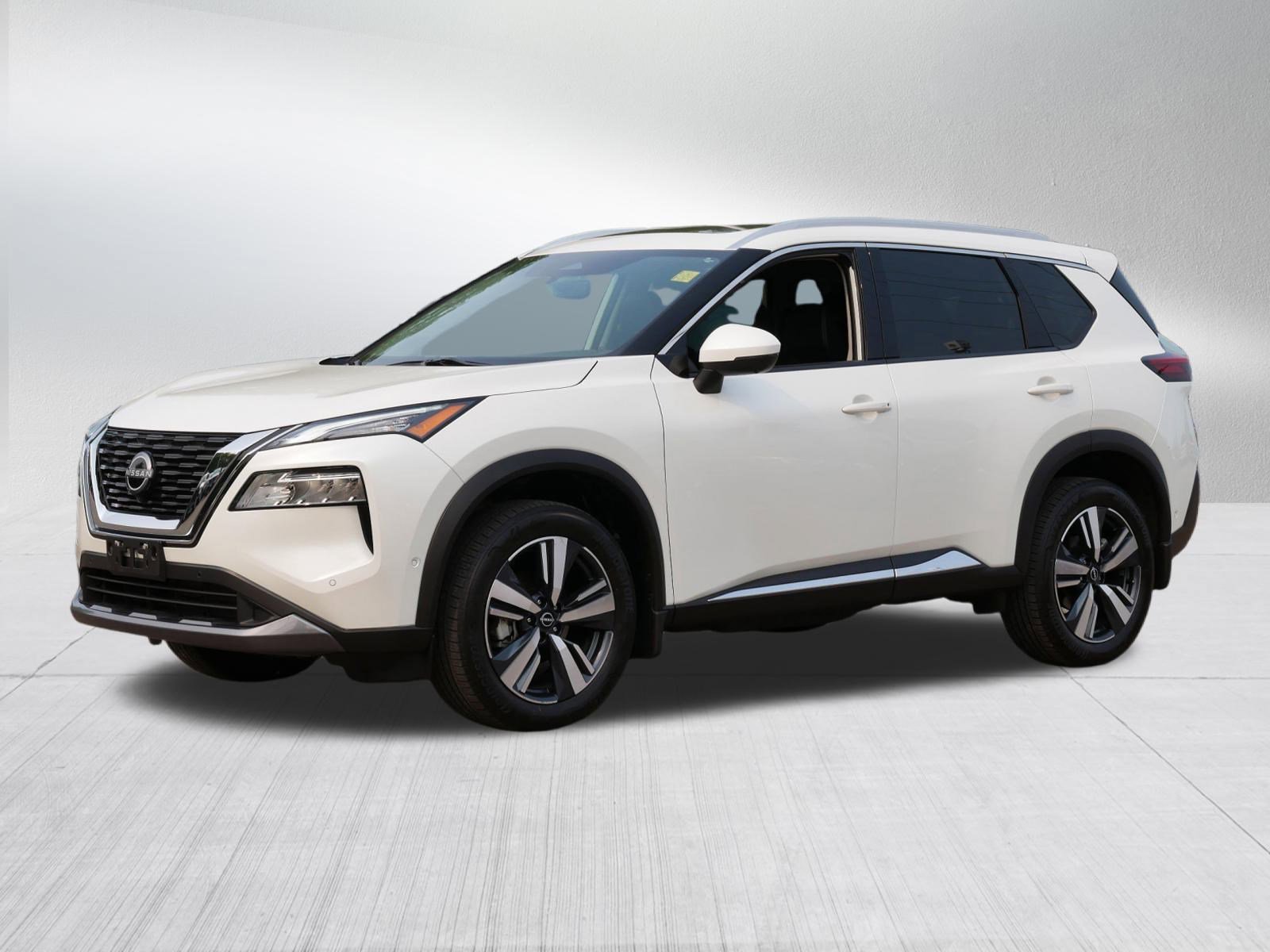 2023 Nissan Rogue SL photo 3