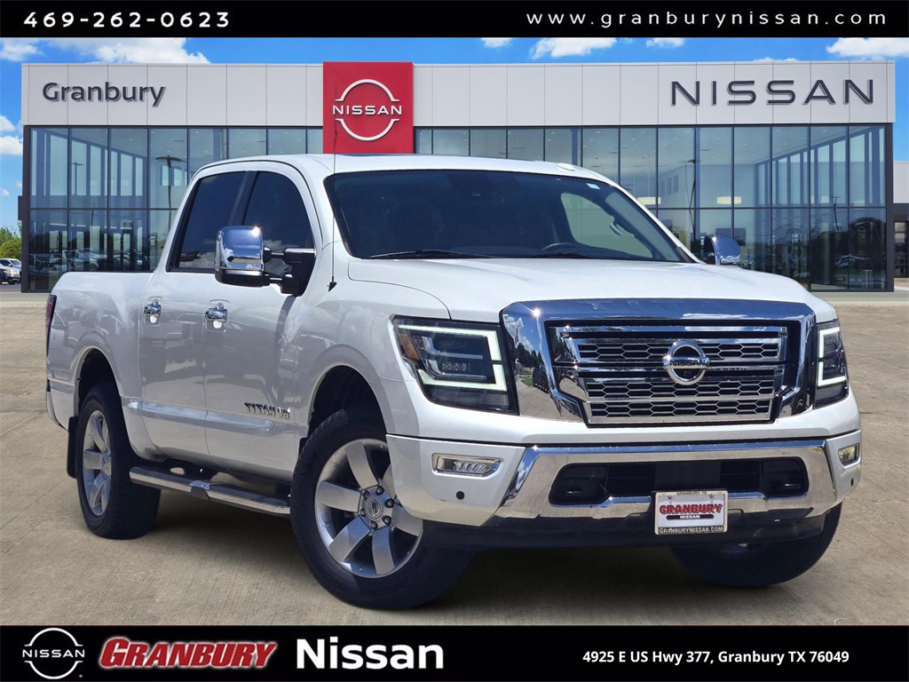 2020 Nissan Titan SL's photo