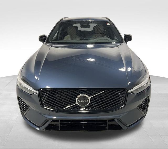 2026 Volvo XC60 B5 Plus photo 2