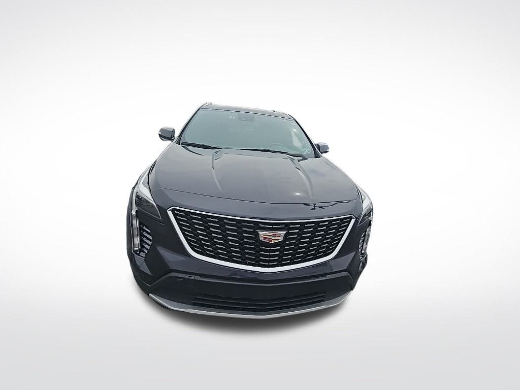 2023 Cadillac XT4 Premium Luxury photo 3