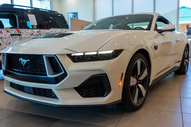 2025 Ford Mustang GT Premium photo 3