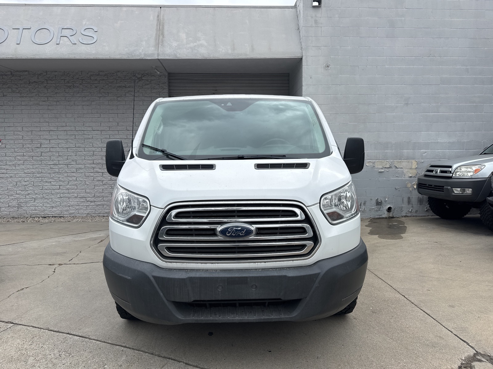 2018 Ford Transit photo 2