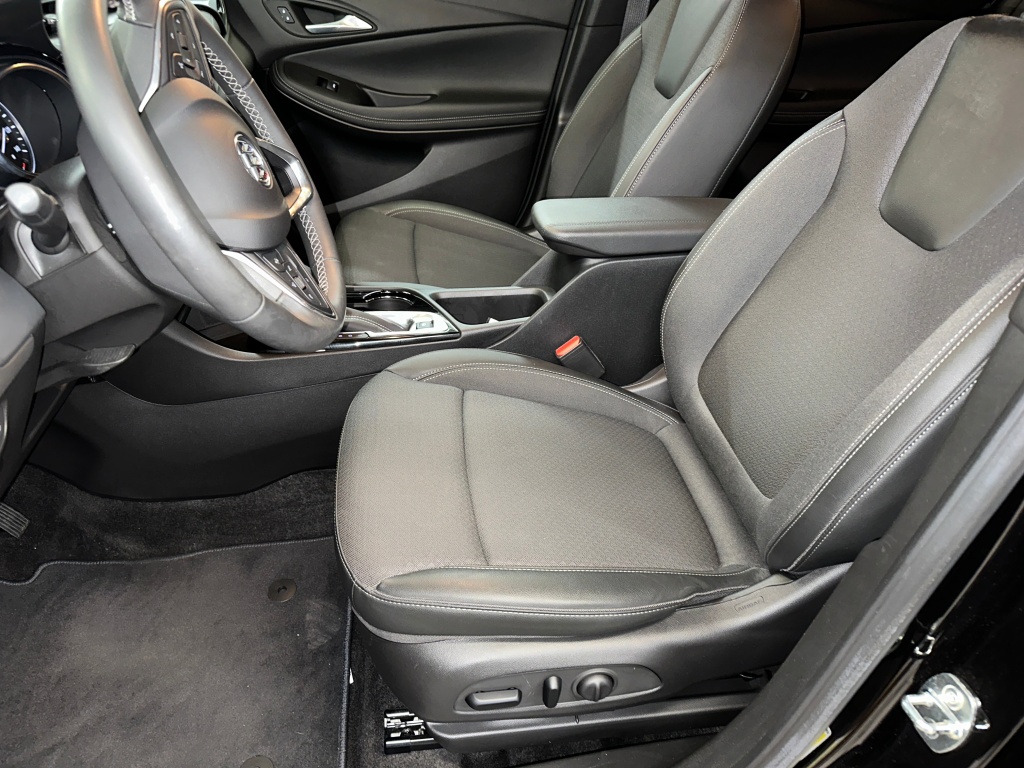 2022 Buick Encore GX Select photo 2