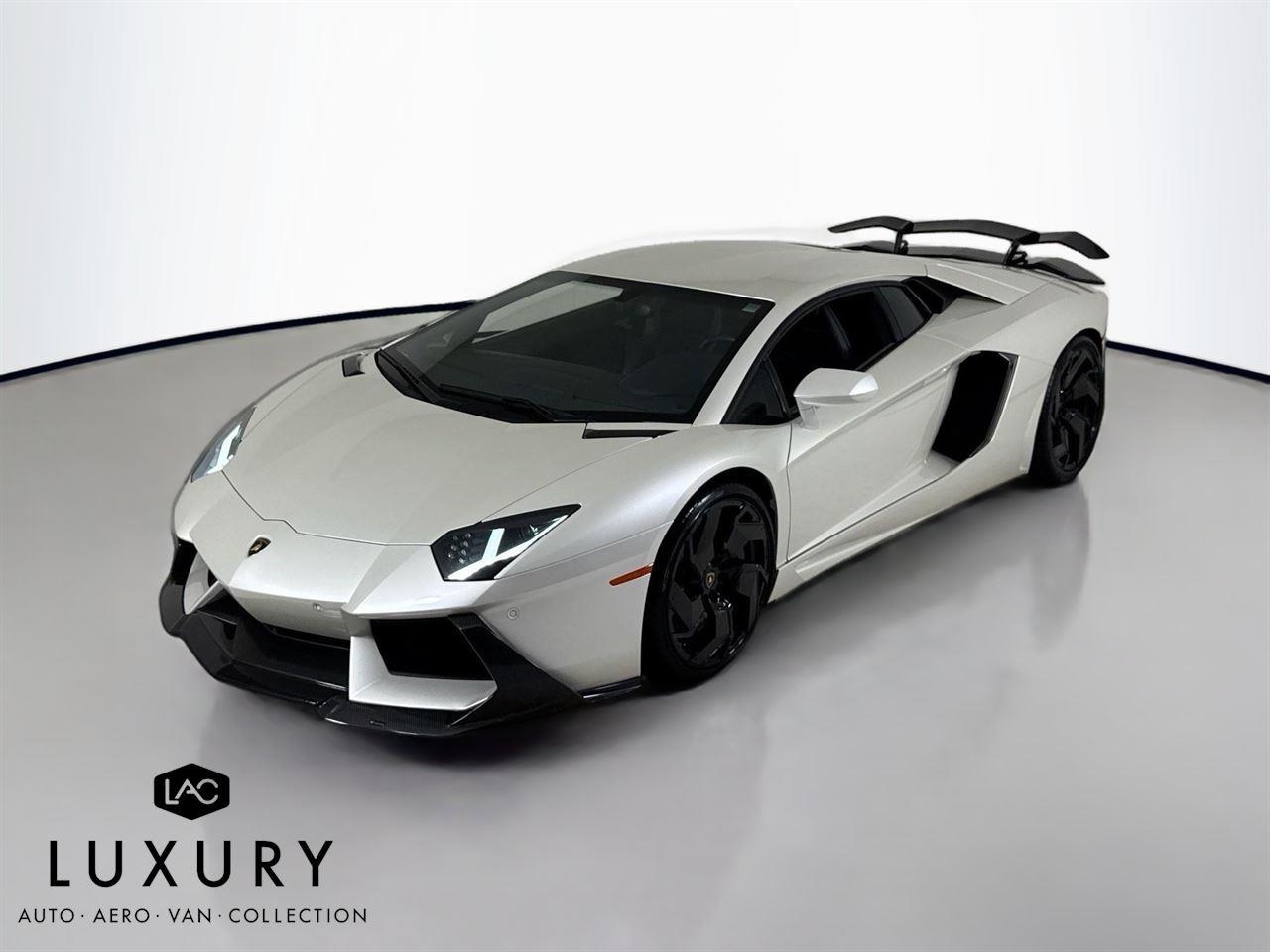 2015 Lamborghini Aventador Coupe photo 2