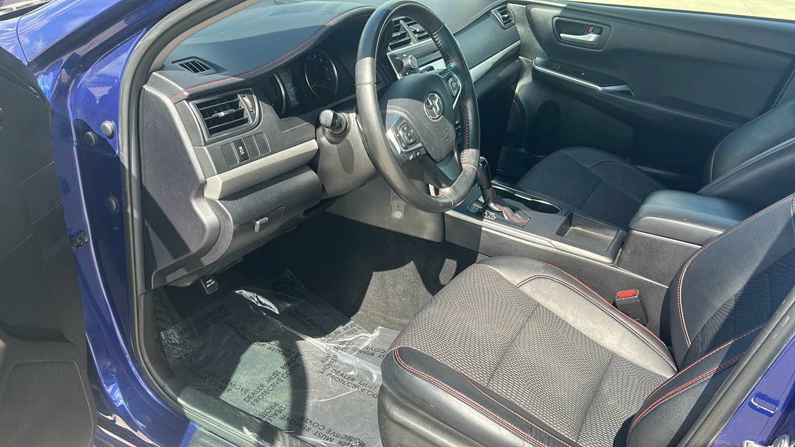 2016 Toyota Camry photo 11