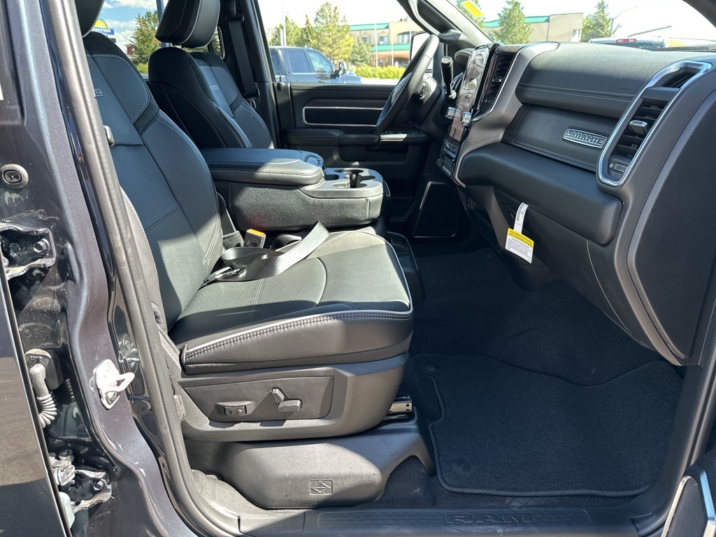 2025 Ram 2500 Laramie photo 38
