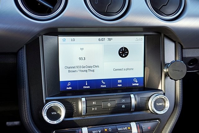 Used 2020 White Ford GT Premium image 21