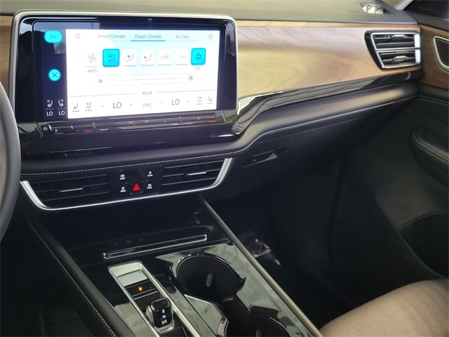 2024 Volkswagen Atlas SE Technology photo 25