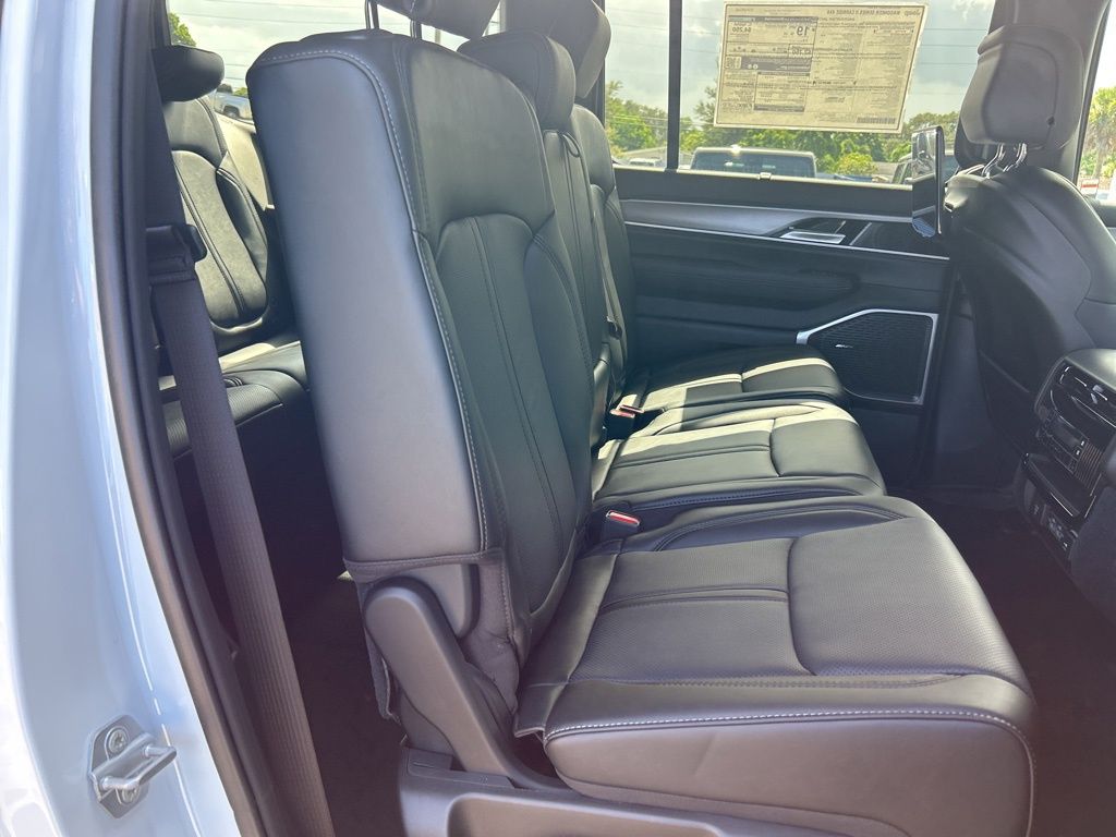 2025 Jeep Wagoneer Series II photo 25