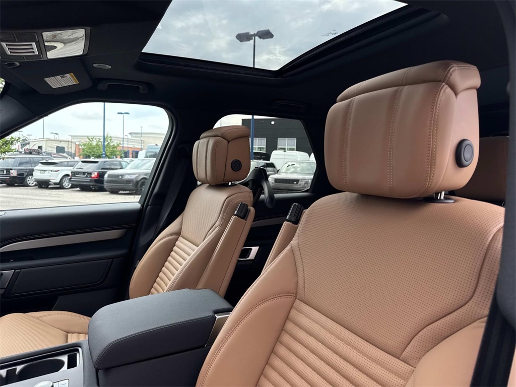 2025 Land Rover Discovery SE photo 20