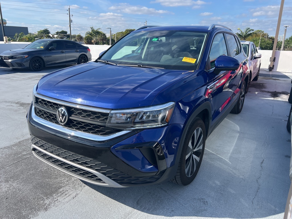 2022 Volkswagen Taos SE's photo