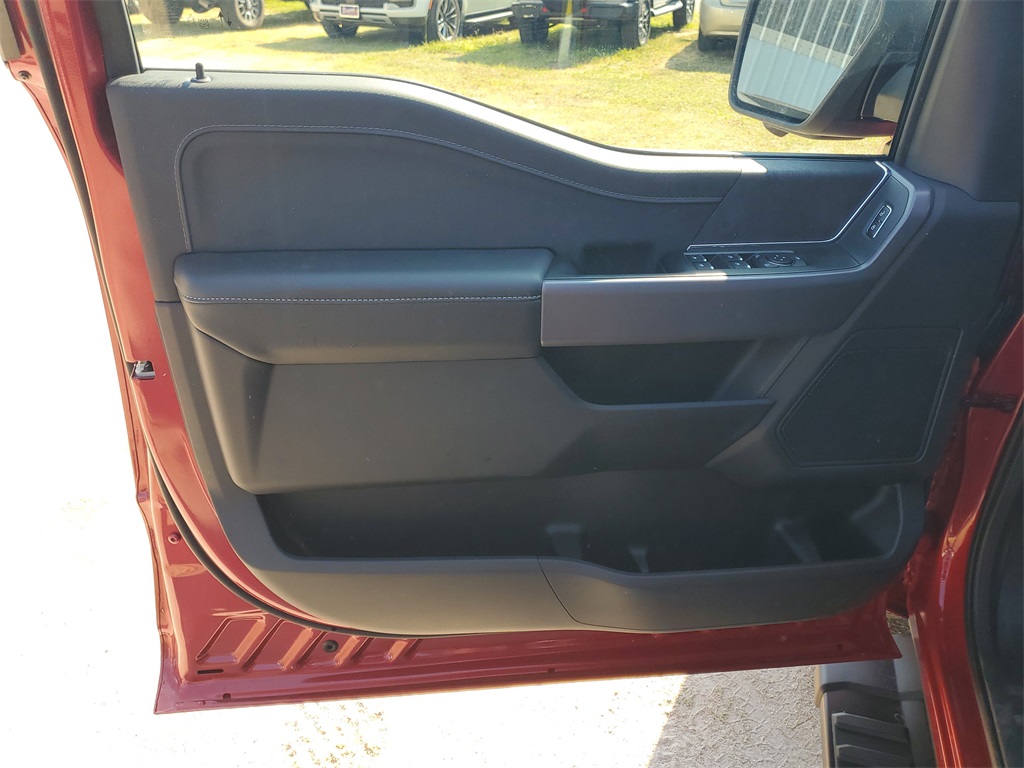 2025 Ford F-150 XLT photo 5