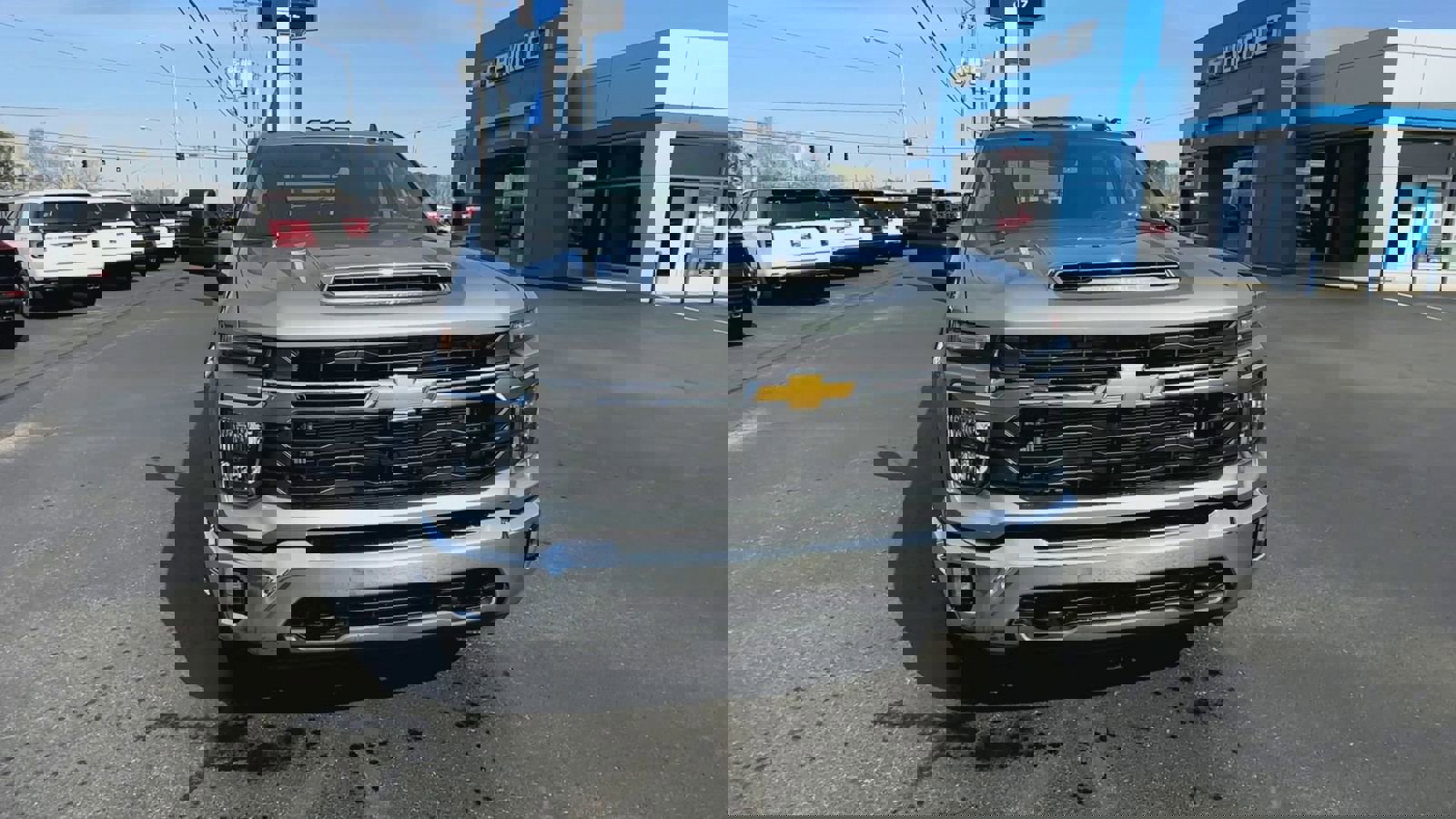 2025 Chevrolet Silverado 3500HD LT photo 2