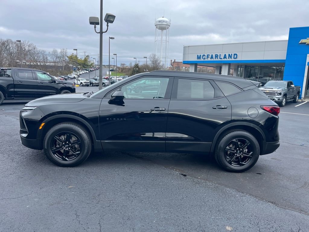 2023 Chevrolet Blazer 2LT photo 2