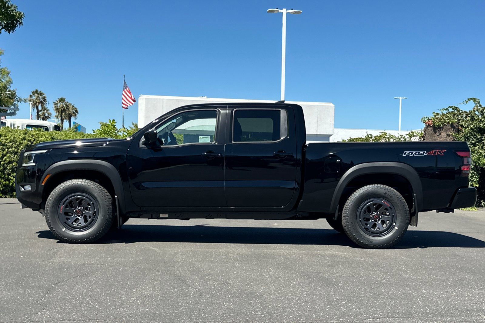 2025 Nissan Frontier Crew Cab PRO-4X photo 7