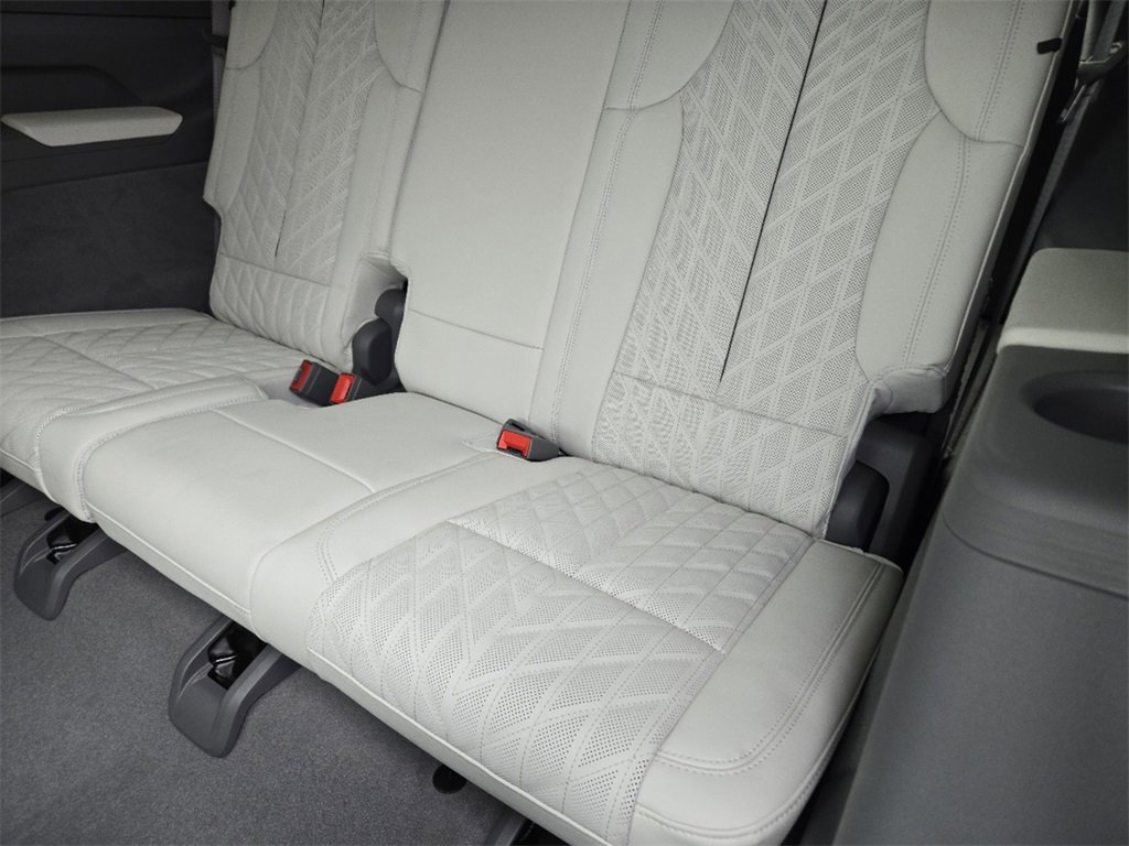 2025 Cadillac Escalade IQ Luxury photo 27