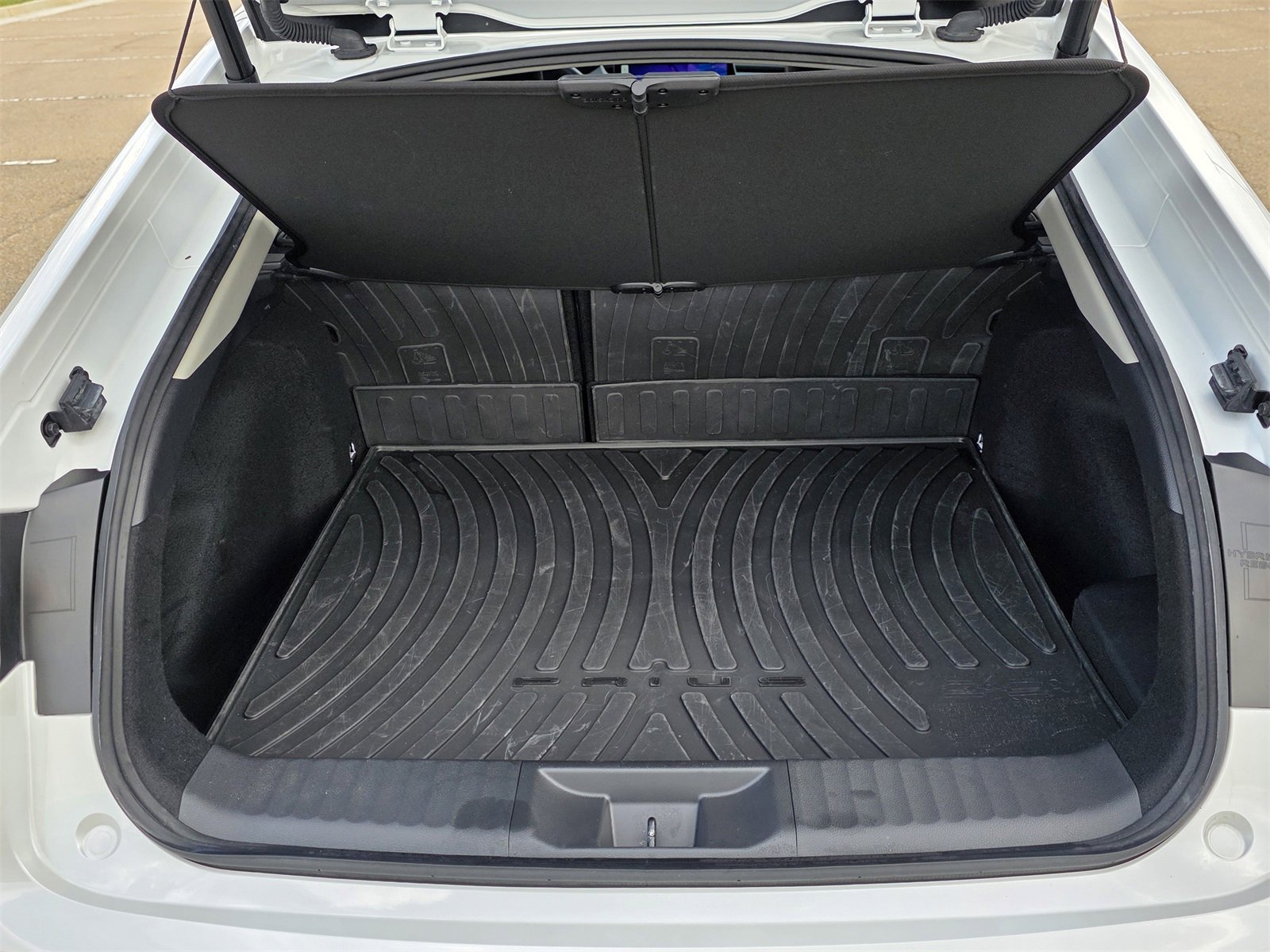 2024 Toyota Prius LE photo 23