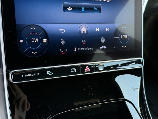 2025 Mercedes Benz C 300 photo 13