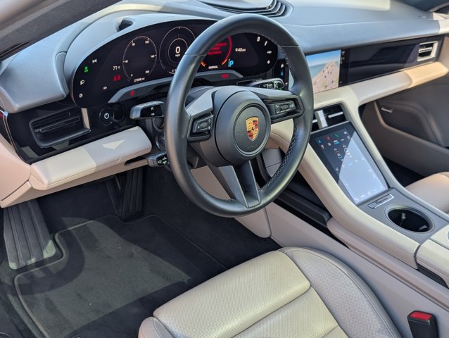 2023 Porsche Taycan photo 4