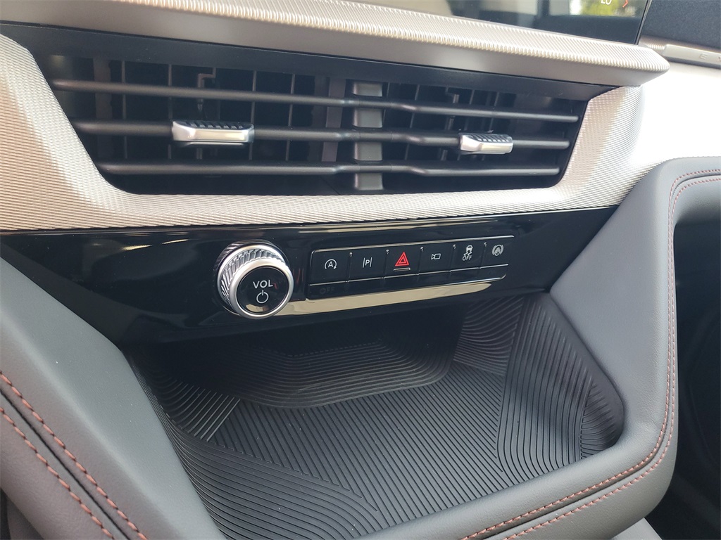 2025 Ford Explorer photo 17