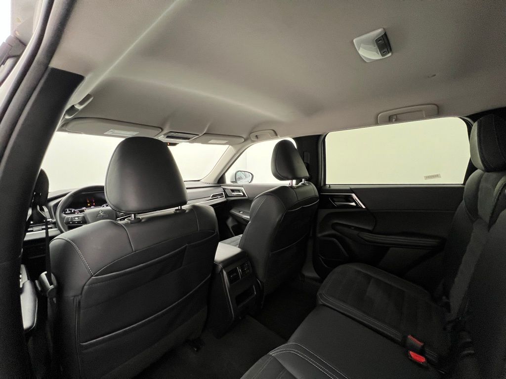 2024 Mitsubishi Outlander SE S-AWC photo 25