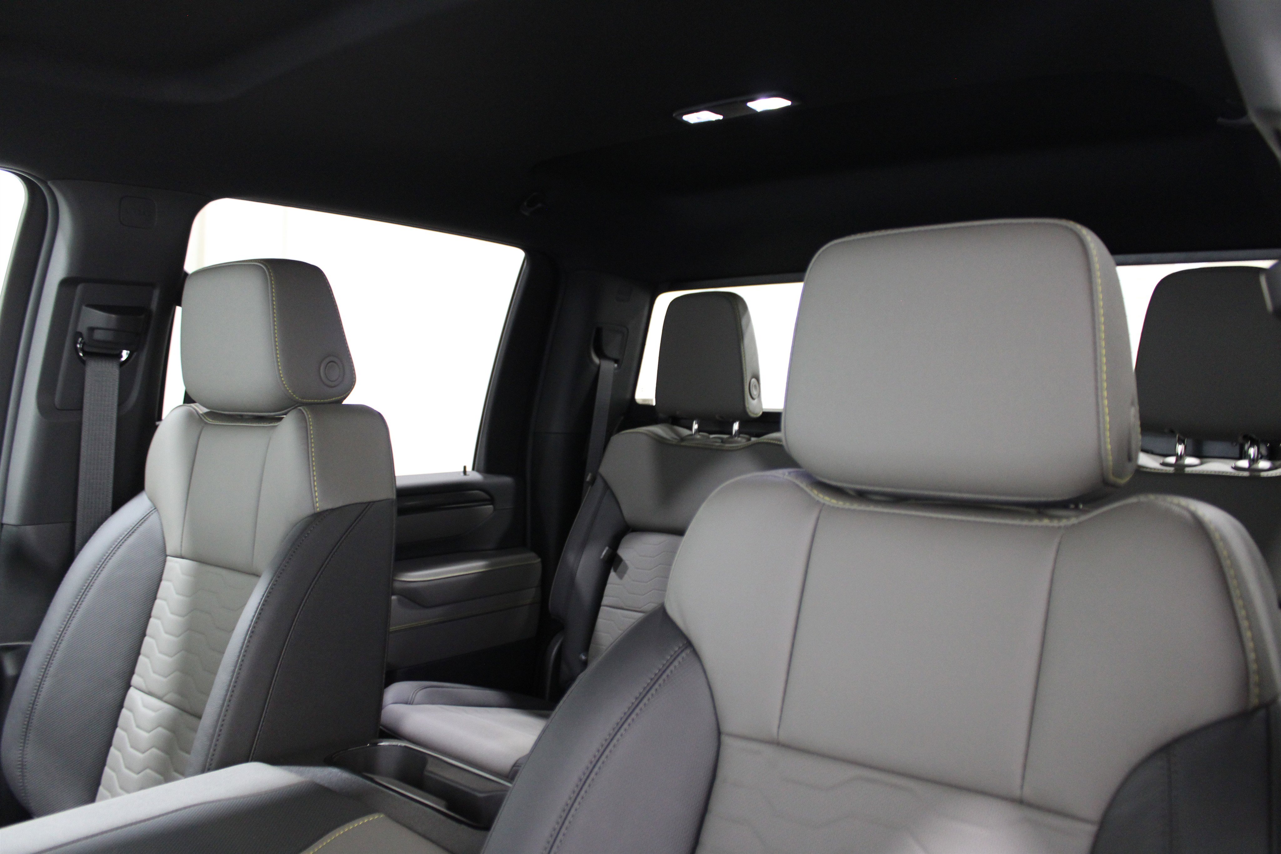 2025 Chevrolet Silverado 2500HD ZR2 photo 4