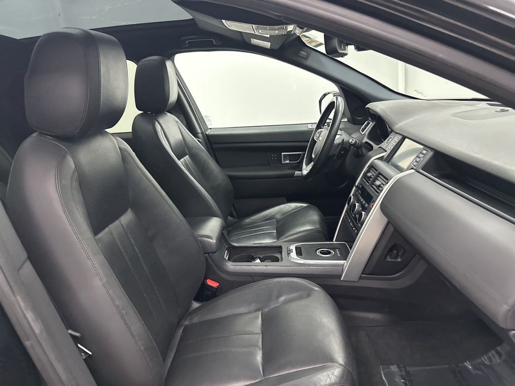 2016 Land Rover Discovery Sport HSE photo 24