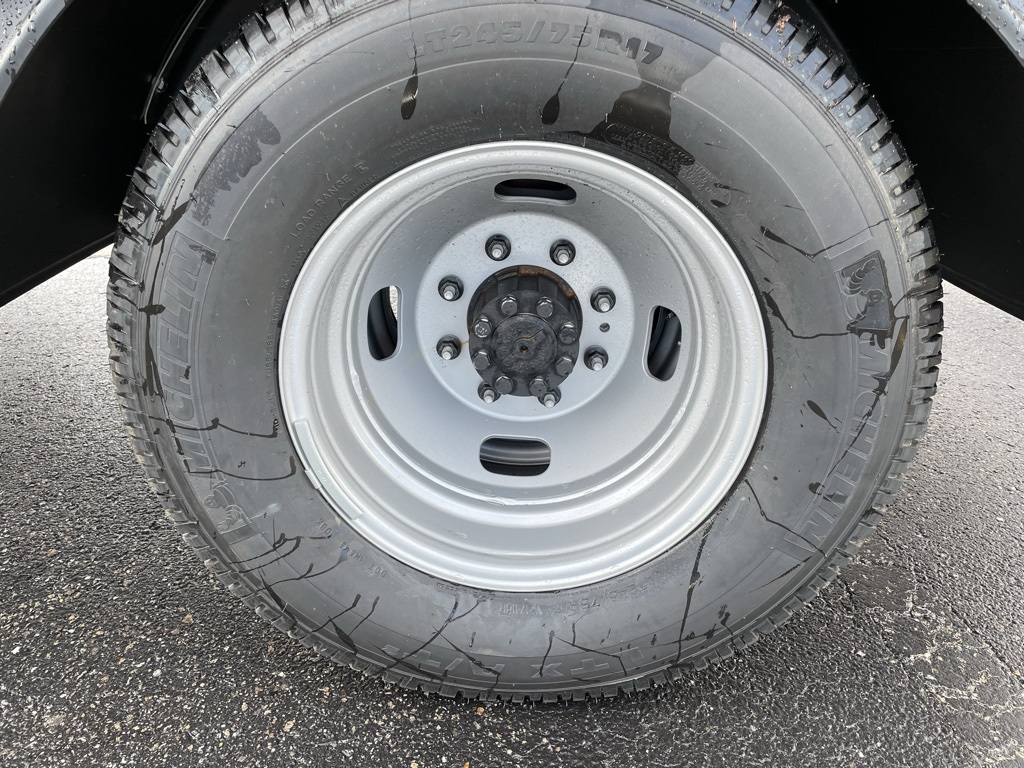 2025 Ford F-350 XL photo 4