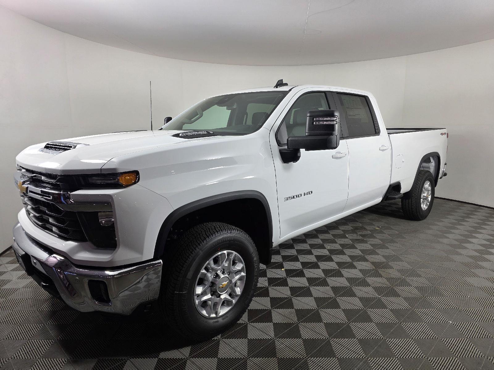 2026 Chevrolet Silverado 3500HD LT's photo