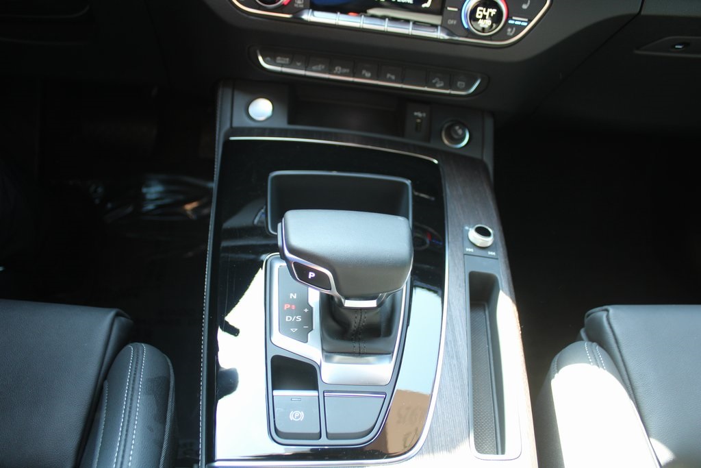2024 Audi Q5 S line Prestige 55 TFSI Premium photo 40