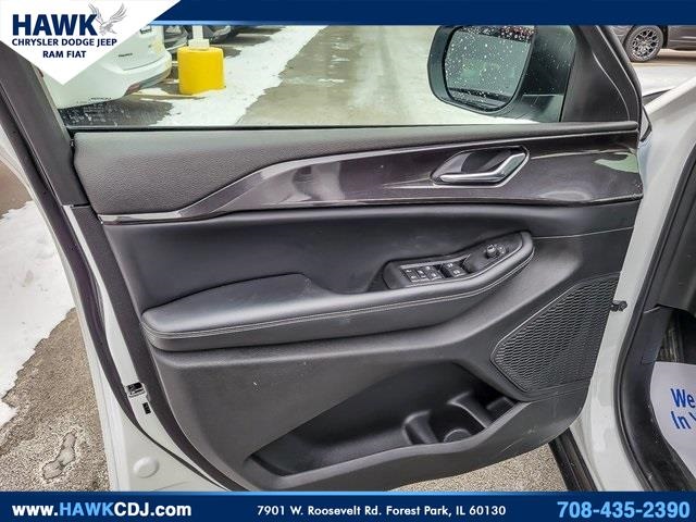 2023 JEEP GRAND CHEROKEE - Image 24