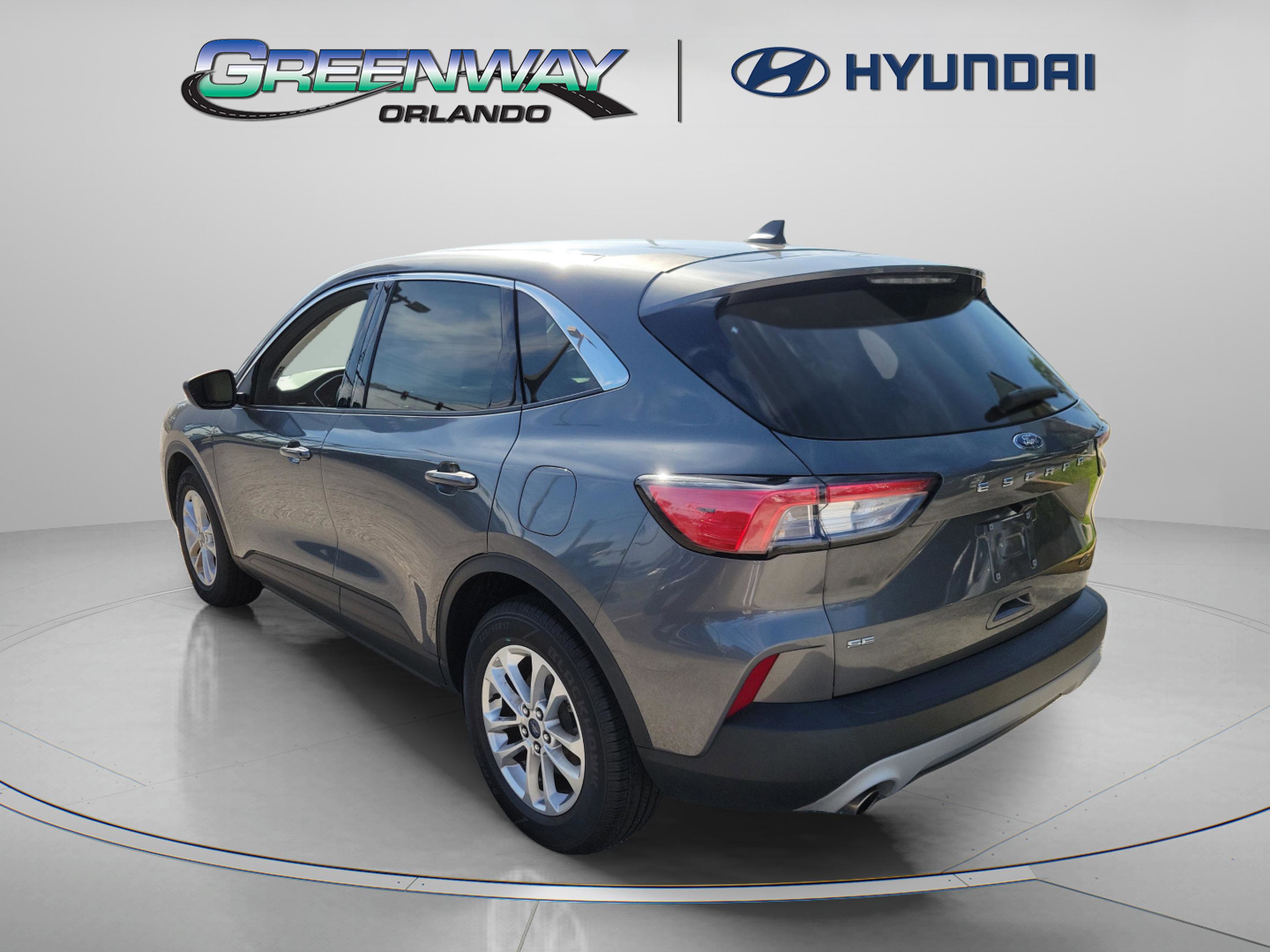 2022 Ford Escape SE photo 3