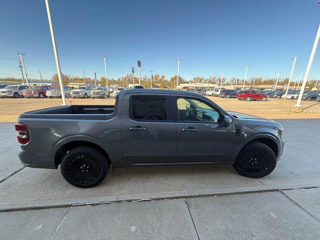 2025 Ford Maverick photo 4