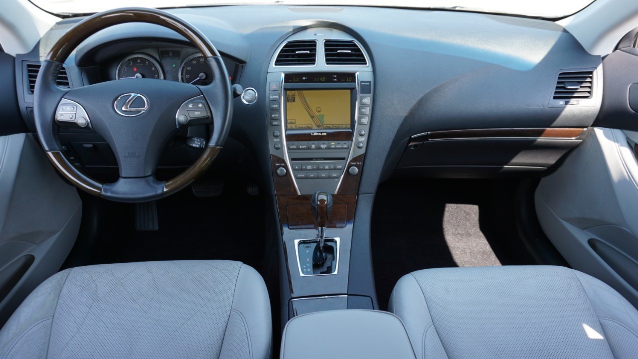 2010 Lexus ES 350 photo 27