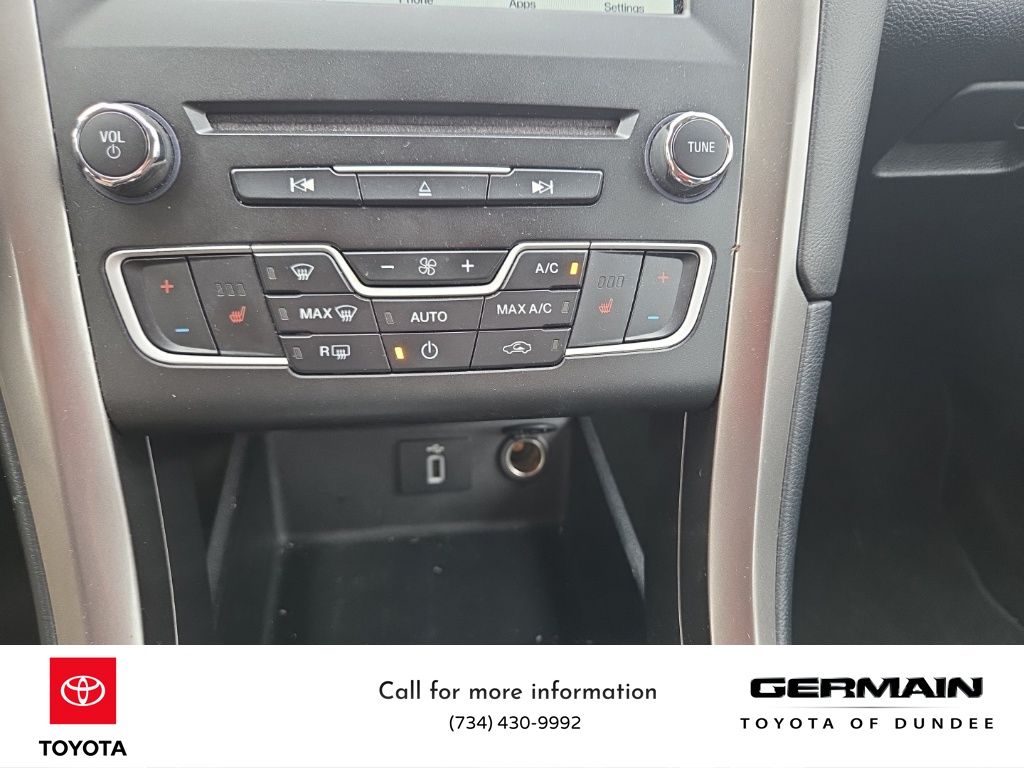 2018 Ford Fusion SE photo 28