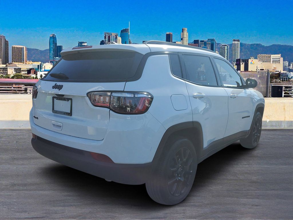 2026 Jeep Compass Latitude Altitude photo 3