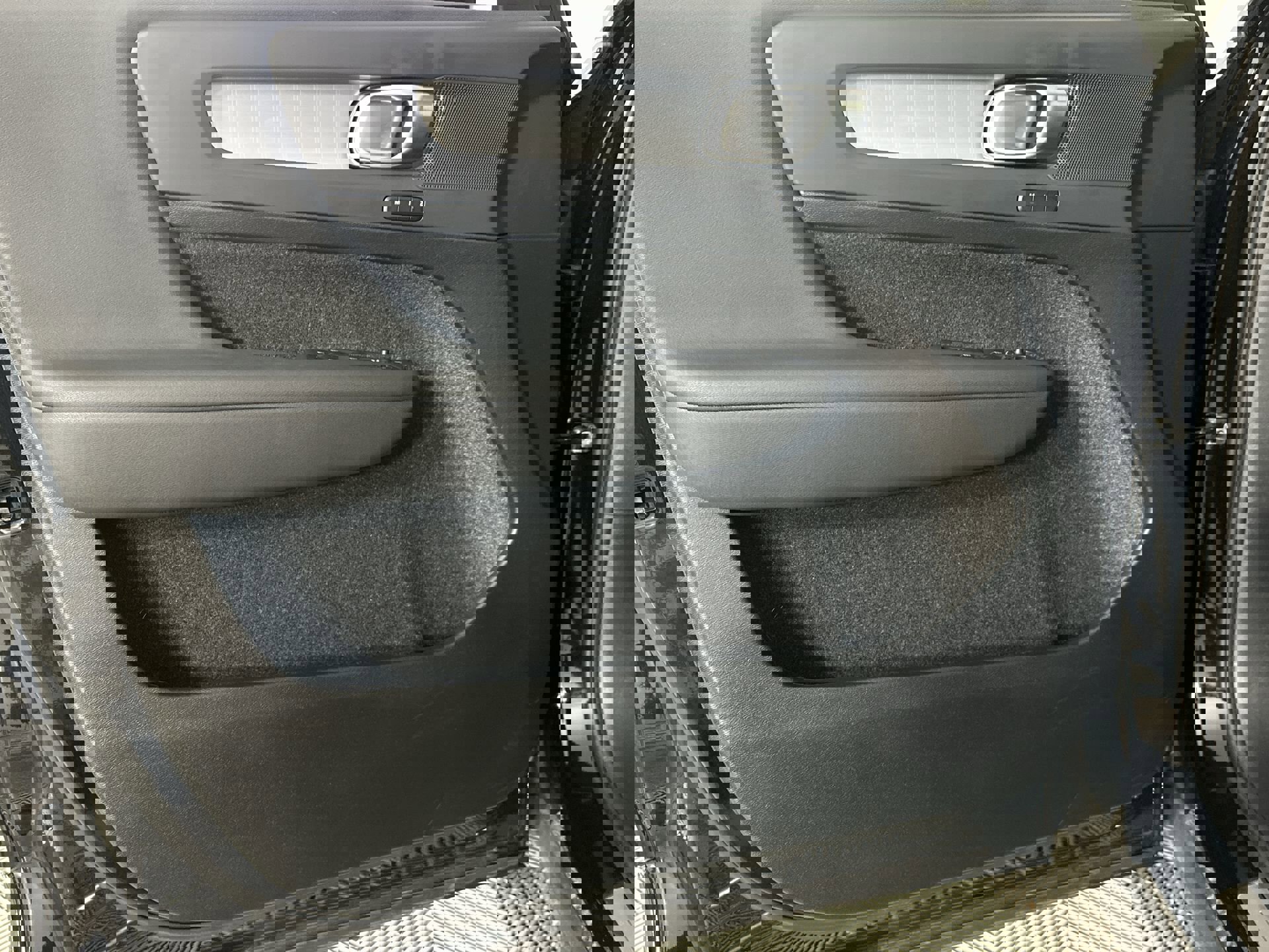 2025 Volvo XC40 Core photo 23
